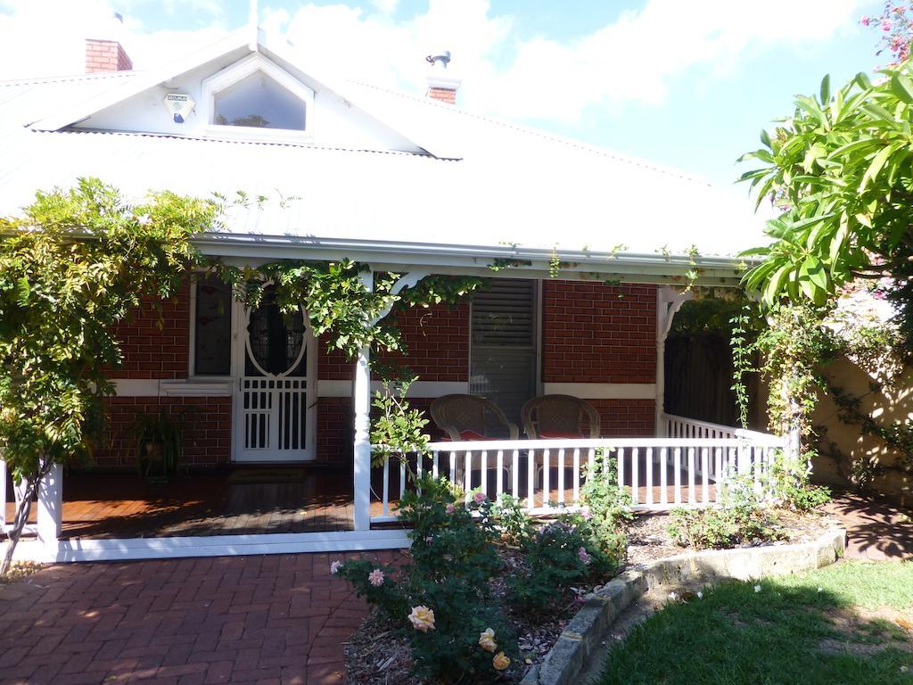 Lakeside Bed & Breakfast Perth Exteriör bild